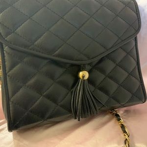 Cute leather bag/purse with gold chain strap
